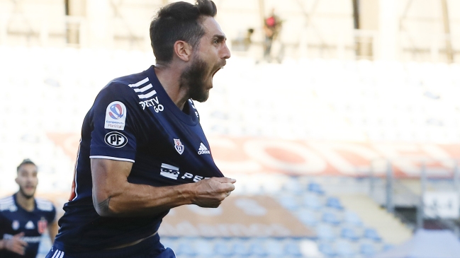 Mario Sandoval: Todo el equipo opina que Larrivey debe ser renovado