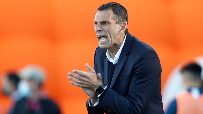 Poyet por tensiones en la UC: Aprendí códigos en Uruguay y no puedo controlar los rumores