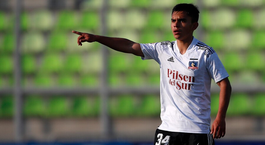 Jefe de cadetes de Colo Colo: Vicente Pizarro jugaba igual en inferiores a como lo hace en Primera