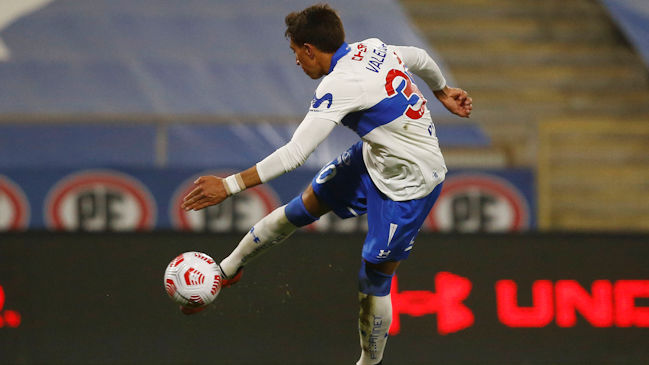 Diego Valencia sorprendió en el área de La Serena y marcó el empate para la UC