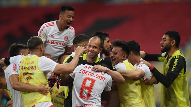 Palacios le ganó el duelo de chilenos a Isla en triunfo de Inter sobre Flamengo en el Brasileirao