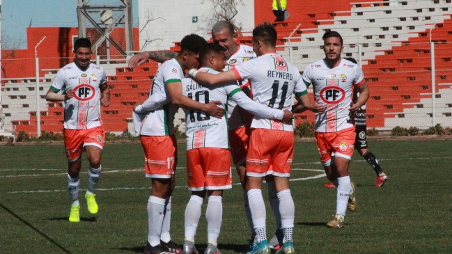 Cobresal logró un revitalizador triunfo ante Palestino en El Salvador