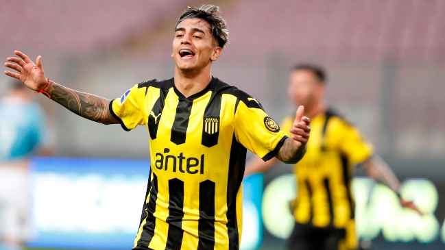 Peñarol derrotó a domicilio a Sporting Cristal y se acercó a semifinales de la Copa Sudamericana