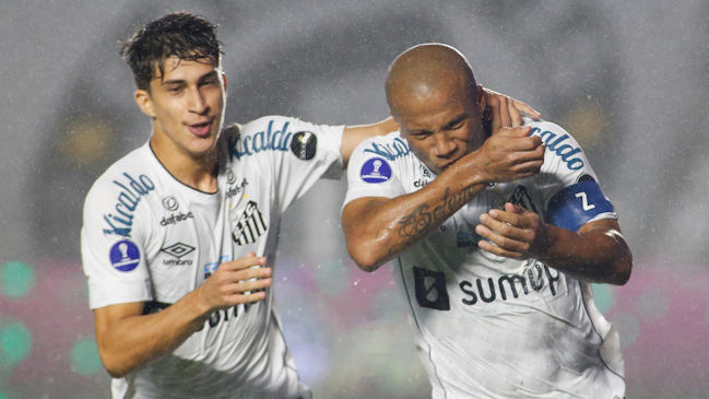 Santos venció en los descuentos a Libertad y dio el primer paso en cuartos de final de la Sudamericana