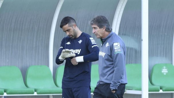 Pellegrini sobre titularidad de Bravo: Tengo tres buenos arqueros y los tres irán citados