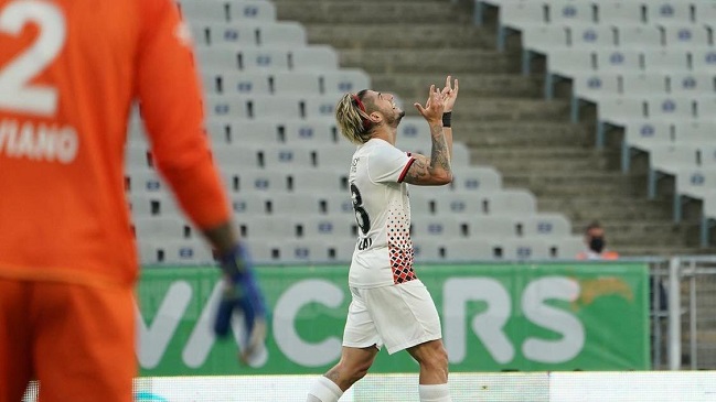 Angelo Sagal marcó un gol y fue expulsado en caída de Gaziantep en Turquía