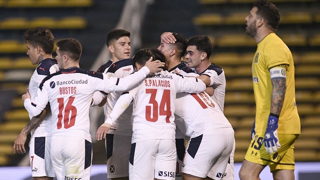 Independiente de Avellaneda superó a Rosario Central y se mantuvo como líder