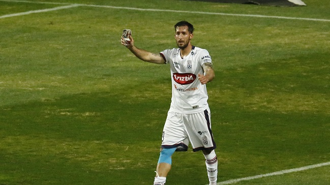 Gonzalo Sosa sorprendió al minuto de juego y puso en ventaja a Melipilla sobre Everton