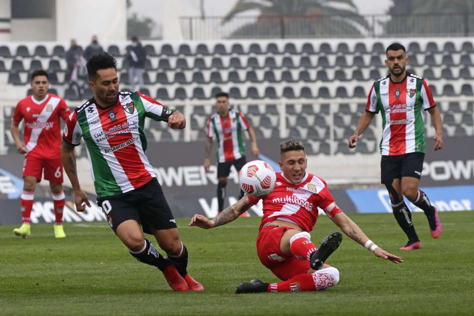 Curicó Unido tomó un respiro con triunfo clave ante Palestino