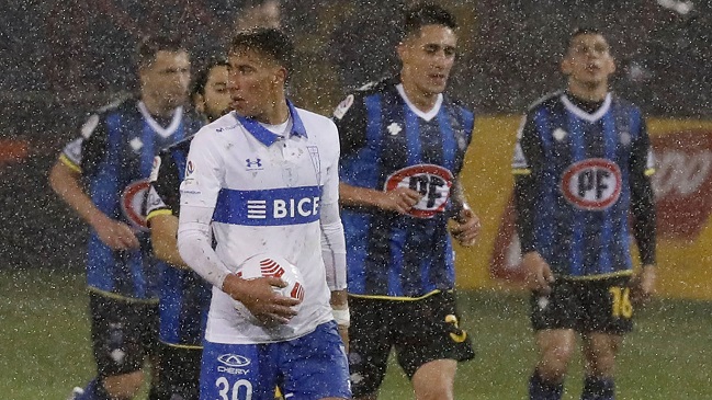 Benjamín Gazzolo aprovechó mala marca de la UC y puso en ventaja a Huachipato