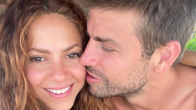 Shakira felicitó rebaja de sueldo de Piqué para favorecer a FC Barcelona