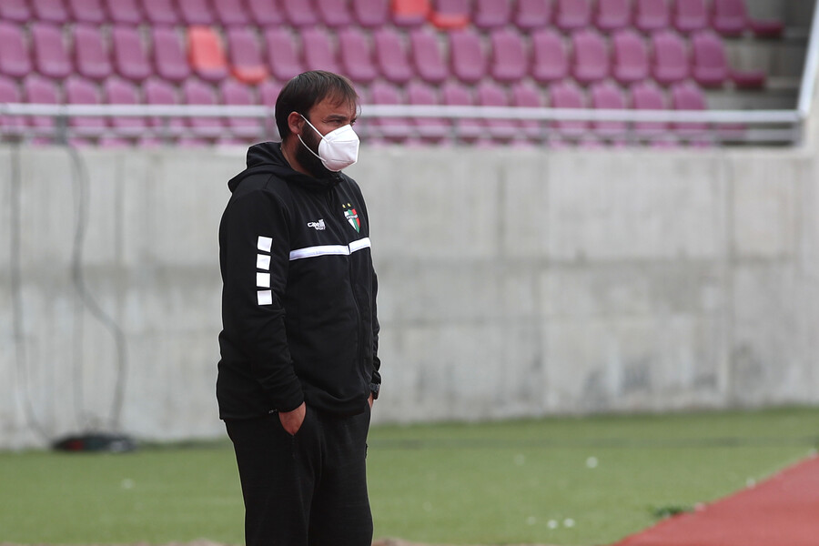 José Luis Sierra renunció al cargo de entrenador de Palestino