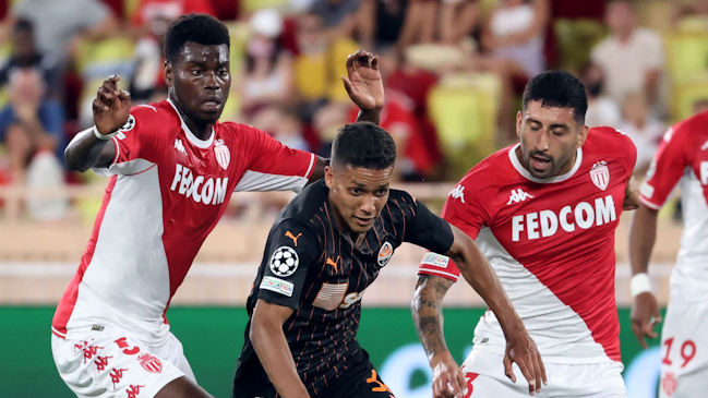 Guillermo Maripán volvió a la titularidad en derrota de AS Mónaco ante Shakhtar Donetsk en Champions