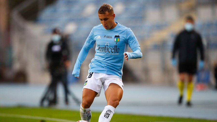 Francisco Arancibia fue sancionado con cinco partidos por su agresión al árbitro ante Antofagasta