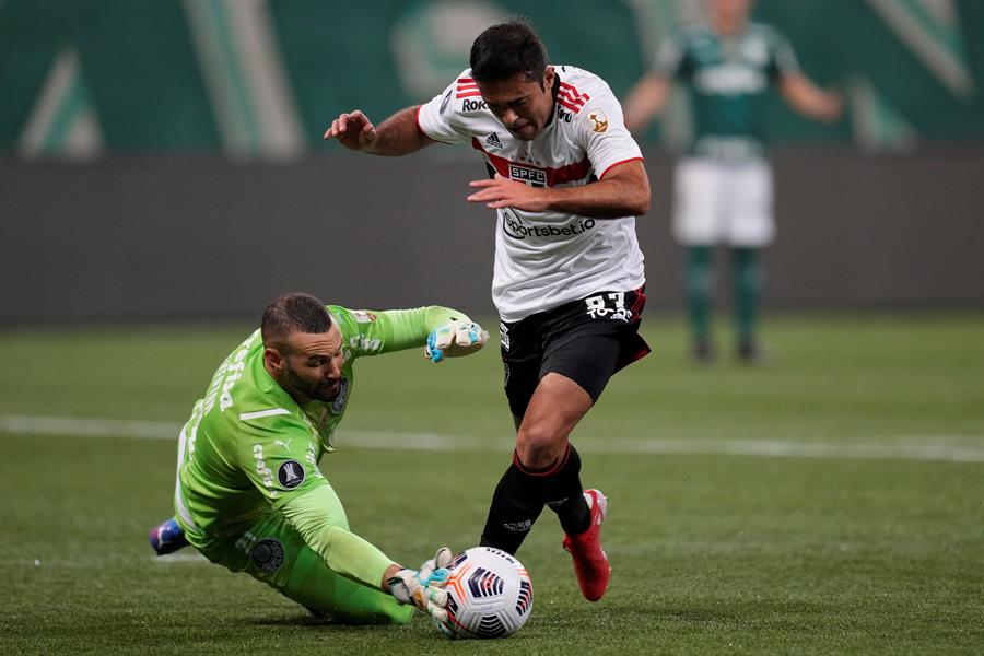¡Sigue en carrera! Palmeiras celebró ante Sao Paulo y accedió a semis en Copa Libertadores