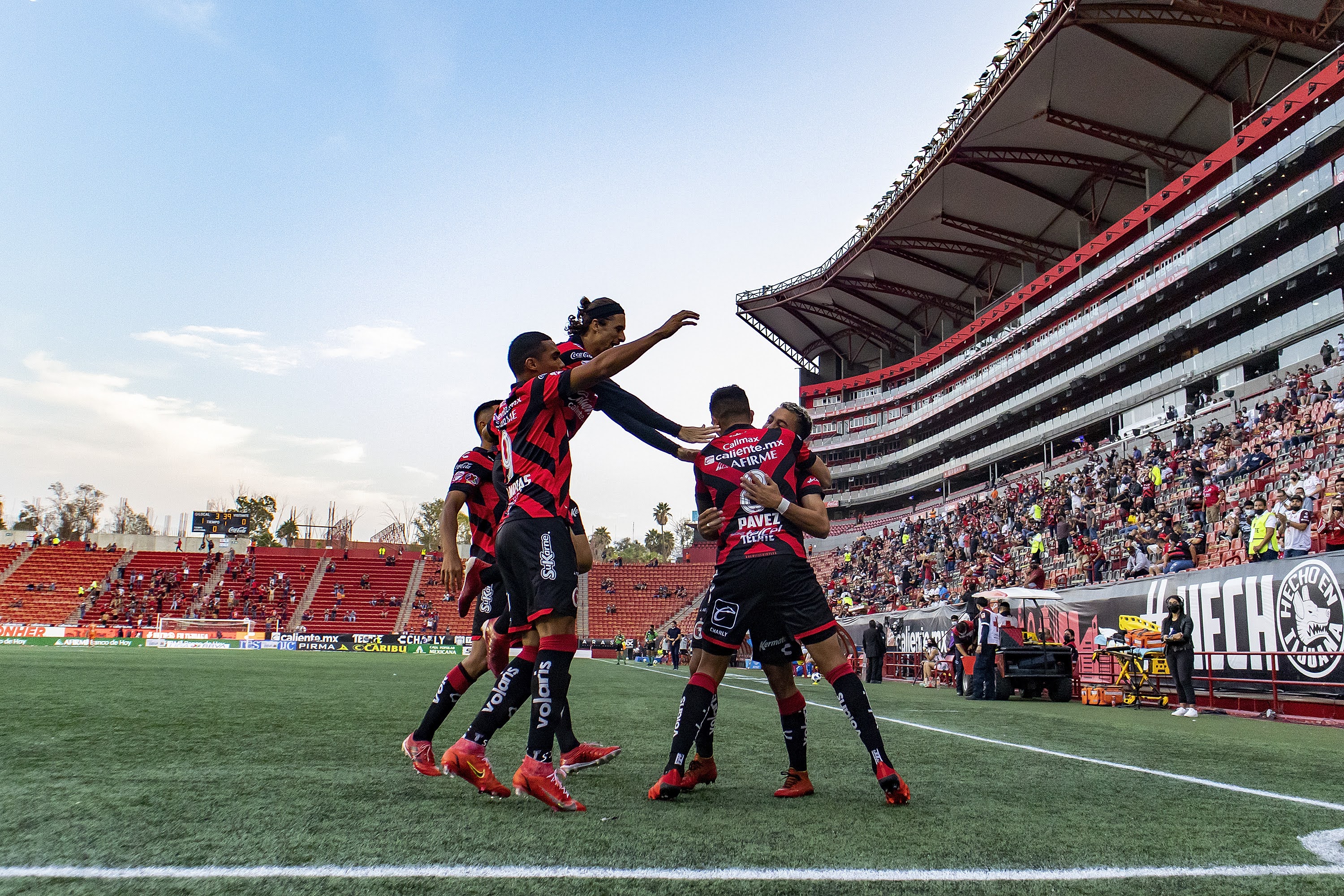 Tijuana de Esteban Pavez igualó ante Puebla de Pablo Parra en la liga mexicana
