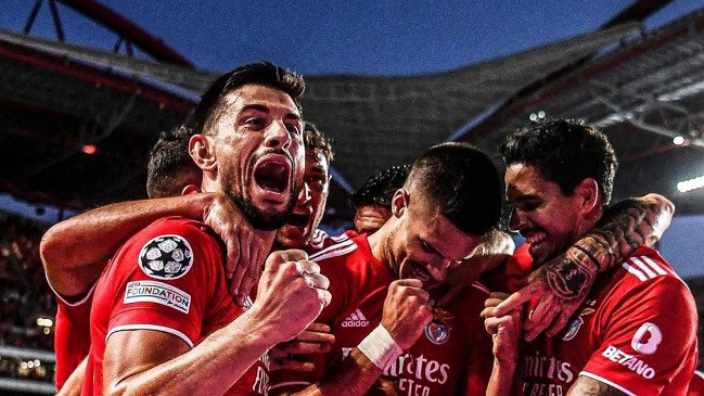 Benfica dio el primer golpe ante PSV en la fase previa de la Champions League