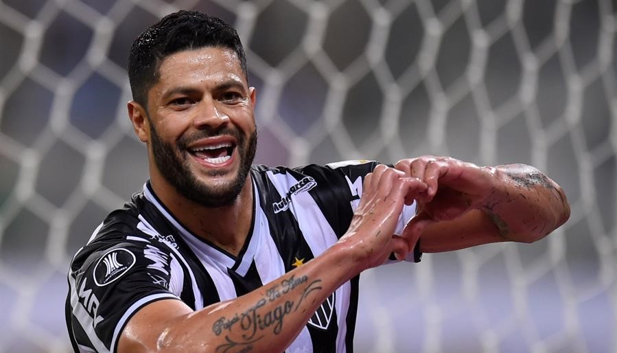 Con una sutileza ante River, Hulk acercó a Atlético Mineiro a semifinales de Copa Libertadores