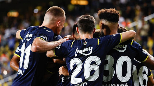Fenerbahce superó a HJK Helsinki en su primer cruce y se acercó a la fase de grupos de Europa League