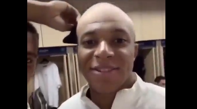 ¿Un equipo de calvos? Jugadores de PSG y un look que revolucionó las redes sociales