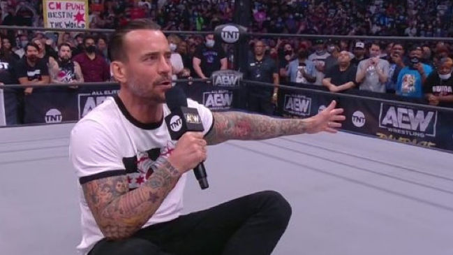 ¡Tremendo recibimiento! CM Punk hizo su regreso a la lucha libre en AEW