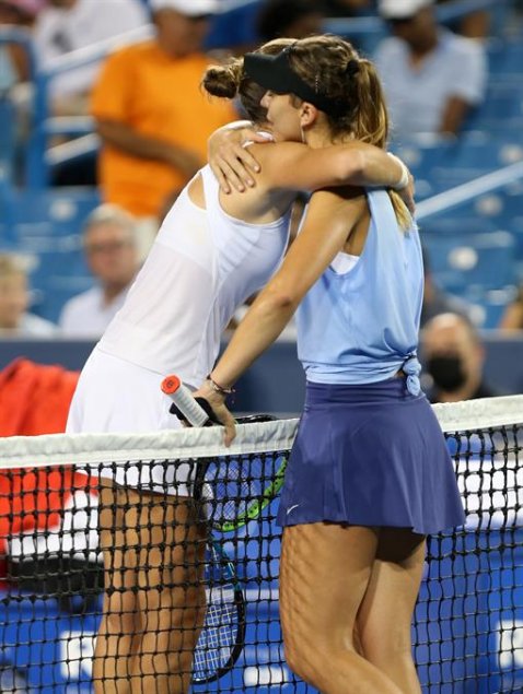 Paula Badosa se lesionó en duelo ante Karolina Pliskova y dijo adiós a Cincinnati