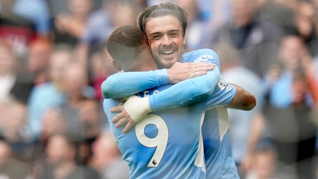¡Con bastante fortuna! Jack Grealish tuvo su debut goleador en Manchester City ante Norwich