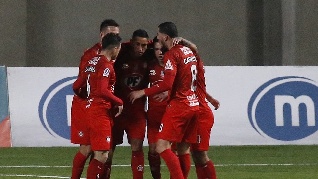 Unión La Calera recibe a Universidad de Chile con la obligación de ganar para mantener el liderato