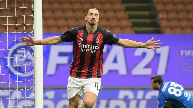 Zlatan Ibrahimovic no jugará antes de mediados de septiembre por su lesión de rodilla