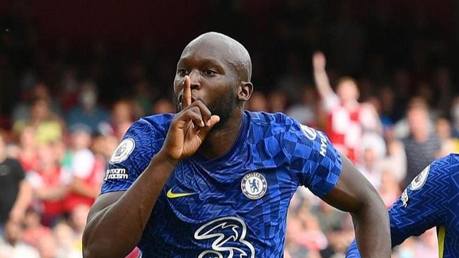 Romelu Lukaku tuvo su estreno goleador en triunfo de Chelsea sobre Arsenal