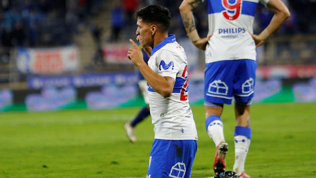 Marcelino marcó su segundo personal y estiró la ventaja de la UC sobre Everton