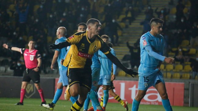 “Lado B”: La estrecha pelea por el liderato en el Campeonato de Ascenso