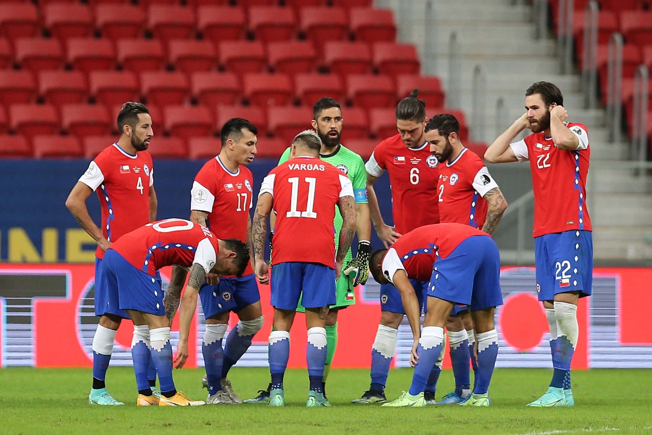 Sólo por tres partidos: La ANFP confirmó la empresa que vestirá a la Roja en Clasificatorias