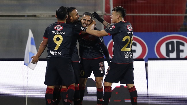 Federico Mateos complicó a Universidad Católica con el segundo gol para Ñublense