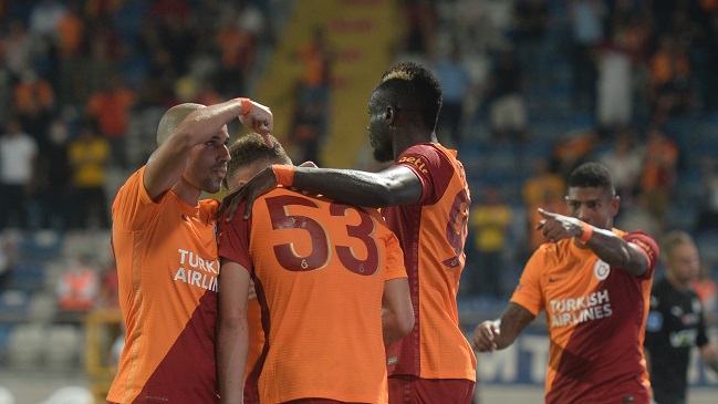 Galatasaray remontó ante Randers en Turquía y avanzó a la fase grupal de Europa League