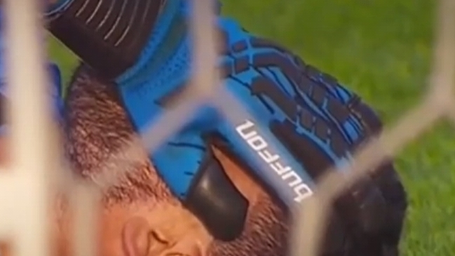 Arquero terminó llorando por grosero error que hipotecó triunfo de su equipo