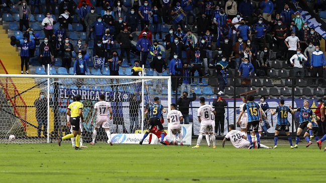 Walter Mazzantti apareció en el área de la U y adelantó a Huachipato en Talcahuano