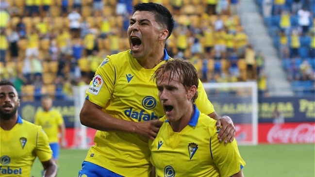 Cádiz sufrió dolorosa remontada de Osasuna con Tomás Alarcón en cancha