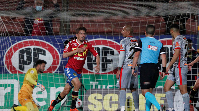 Ignacio Lemmo irrumpió con potente frentazo y puso el empate para U. Española ante La Calera