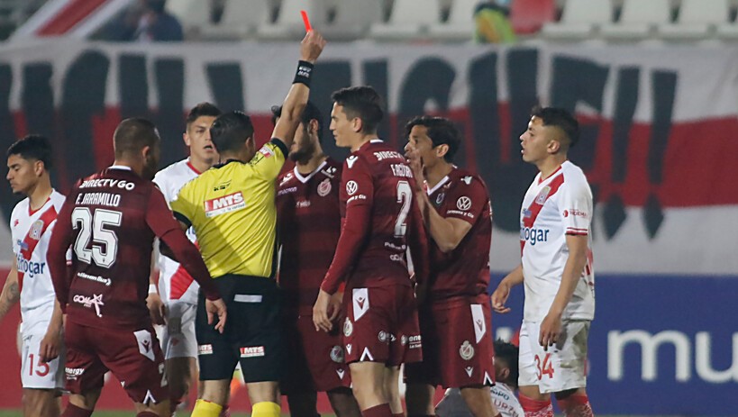 ¡Duró tres minutos en cancha! Matías Fernández vio la roja ante Curicó por brutal planchazo