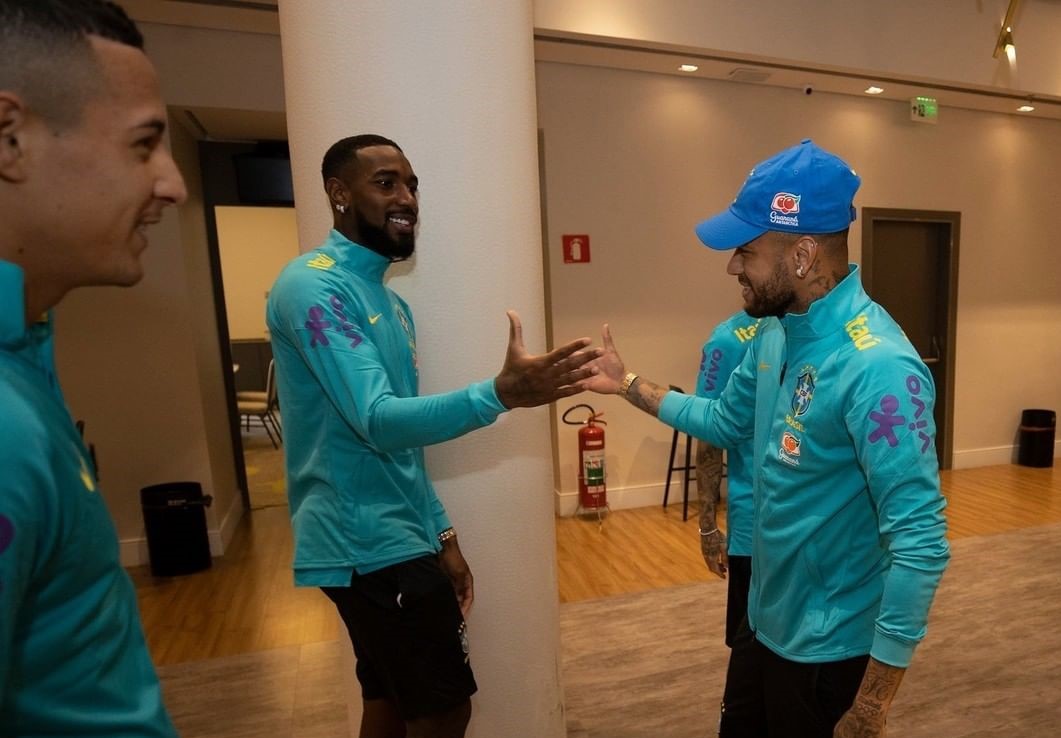 Brasil entrenó por primera vez con plantel completo a dos días del duelo con Chile