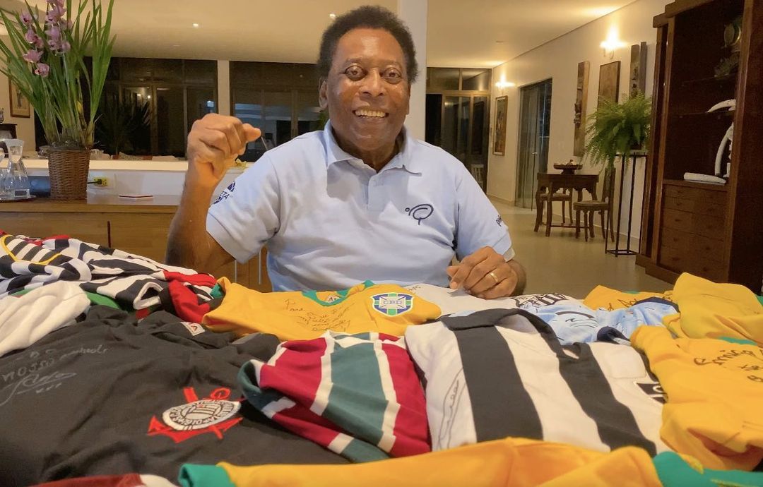 Pelé negó desmayo y aseguró que se encuentra “muy bien de salud”