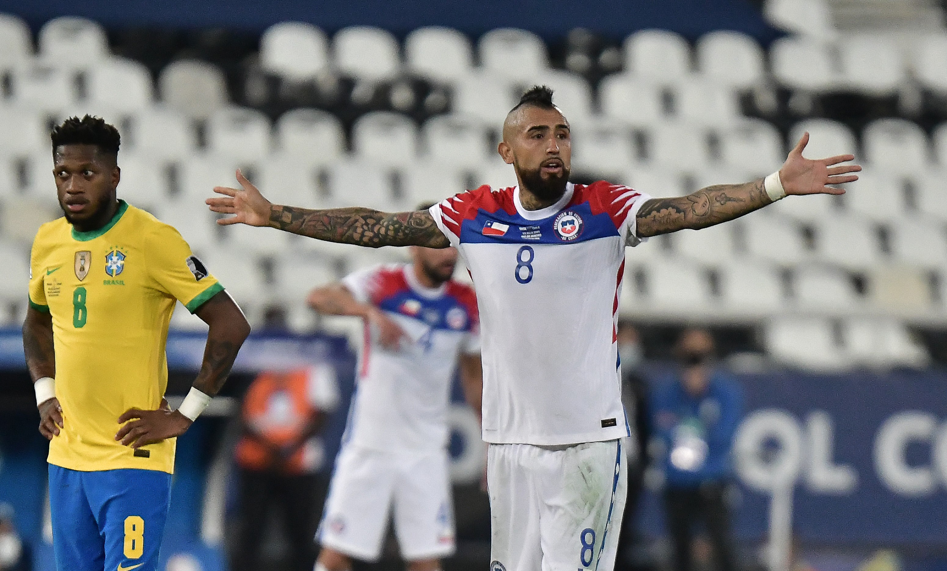 Los 10 jugadores de La Roja que están a una amarilla de la suspensión