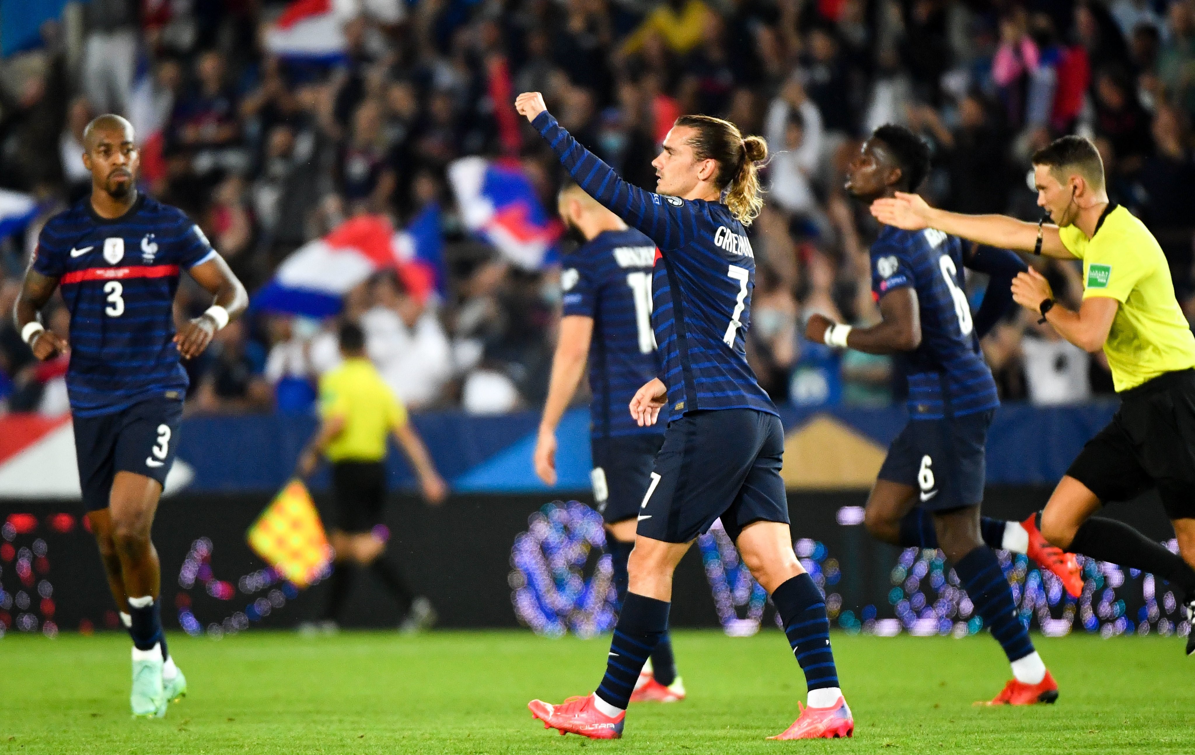 Antoine Griezmann salvó a Francia en un pálido empate ante Bosnia y Herzegovina de Edin Dzeko