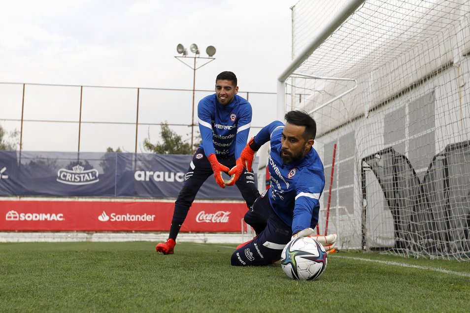 La selección chilena cumplió con su último entrenamiento previo al duelo con Brasil