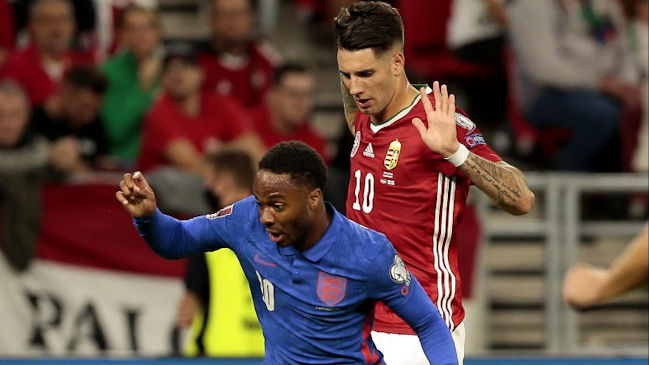 Jugadores ingleses sufrieron insultos racistas de hinchas húngaros en su duelo por Clasificatorias