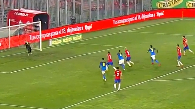 Weverton ahogó el grito de gol de la Roja con grandiosa doble intervención