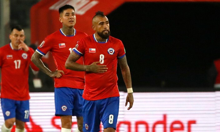 ¿Era penal? La supuesta falta sobre Arturo Vidal en el área de Brasil