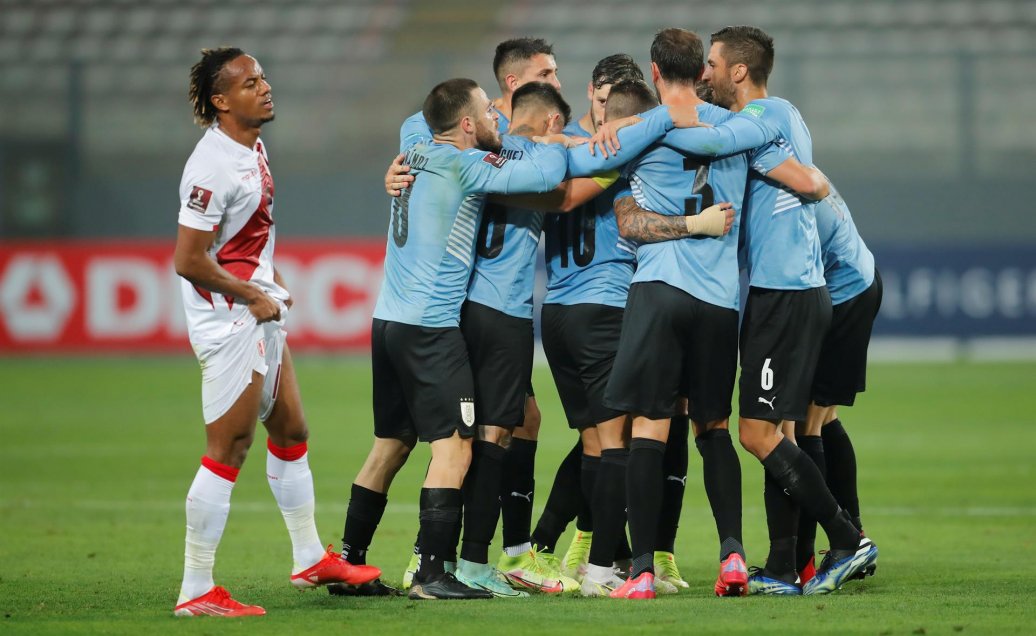 Perú no pudo imponer la localía frente a Uruguay y se mantuvo en la parte baja
