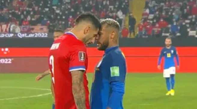 ¡Sacaron chispas! El duro cruce entre Maripán y Neymar en el Monumental